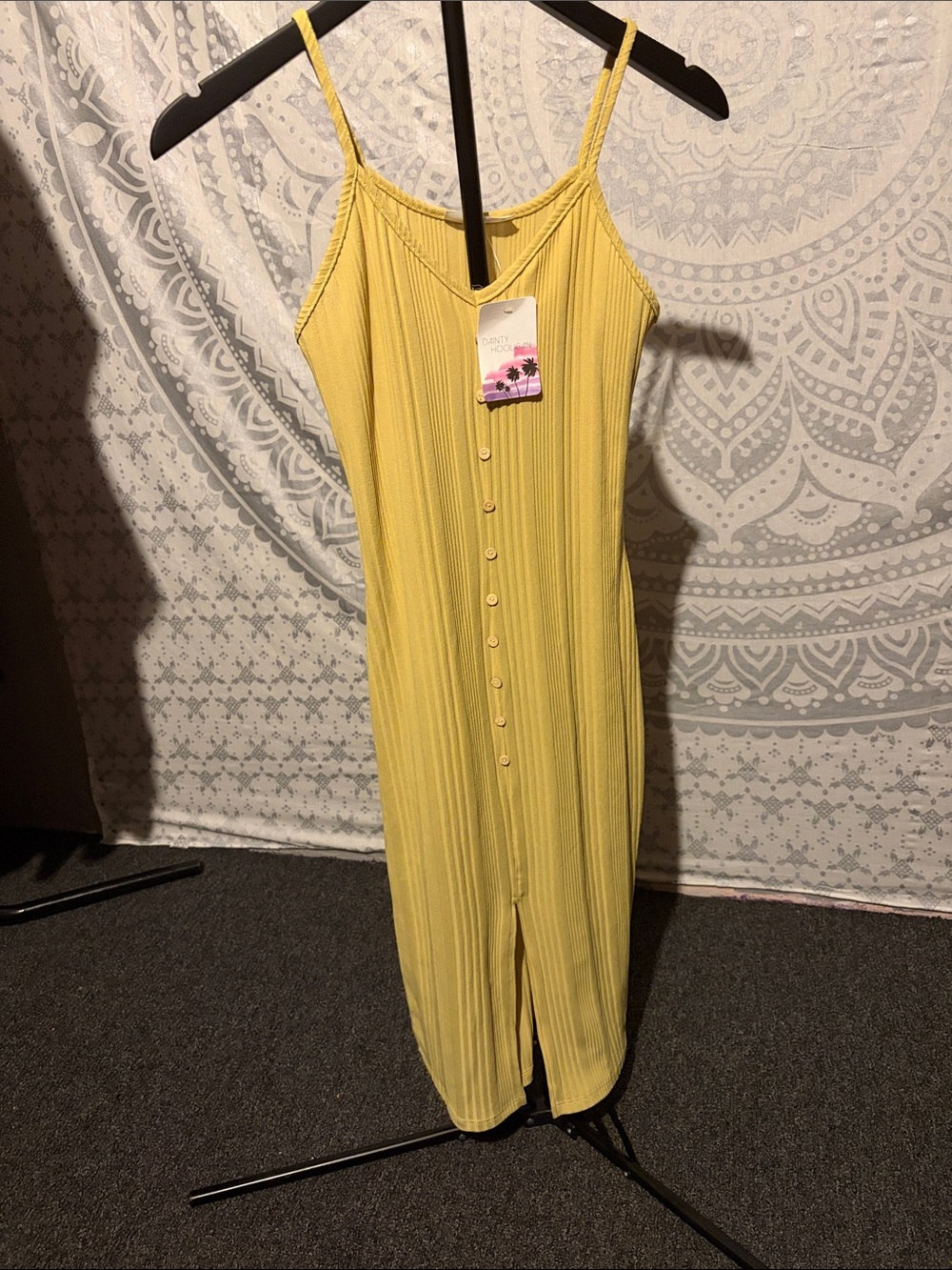NWT Dainty Hooligan x Final Touch Yellow Ribbed Midi Dress – Button Front – M